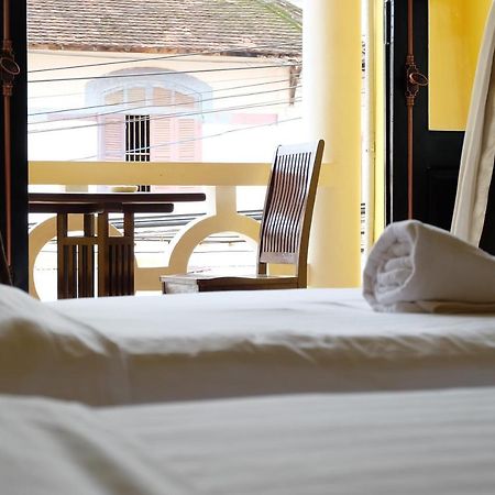 Inthira Thakhek Hotel Ngoại thất bức ảnh