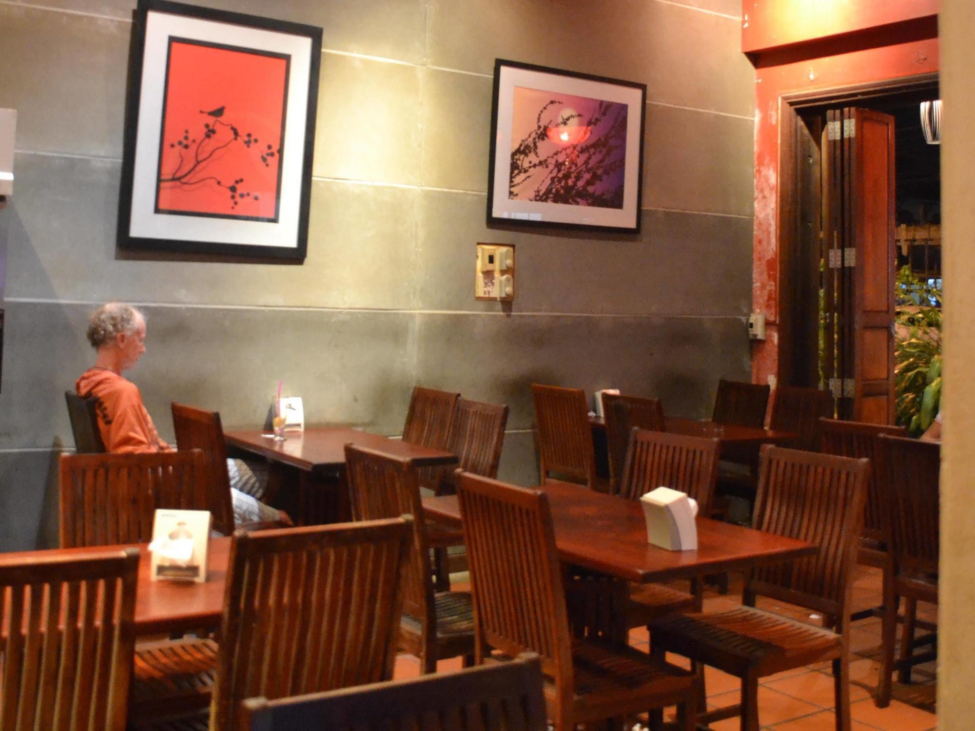 Inthira Thakhek Hotel Ngoại thất bức ảnh