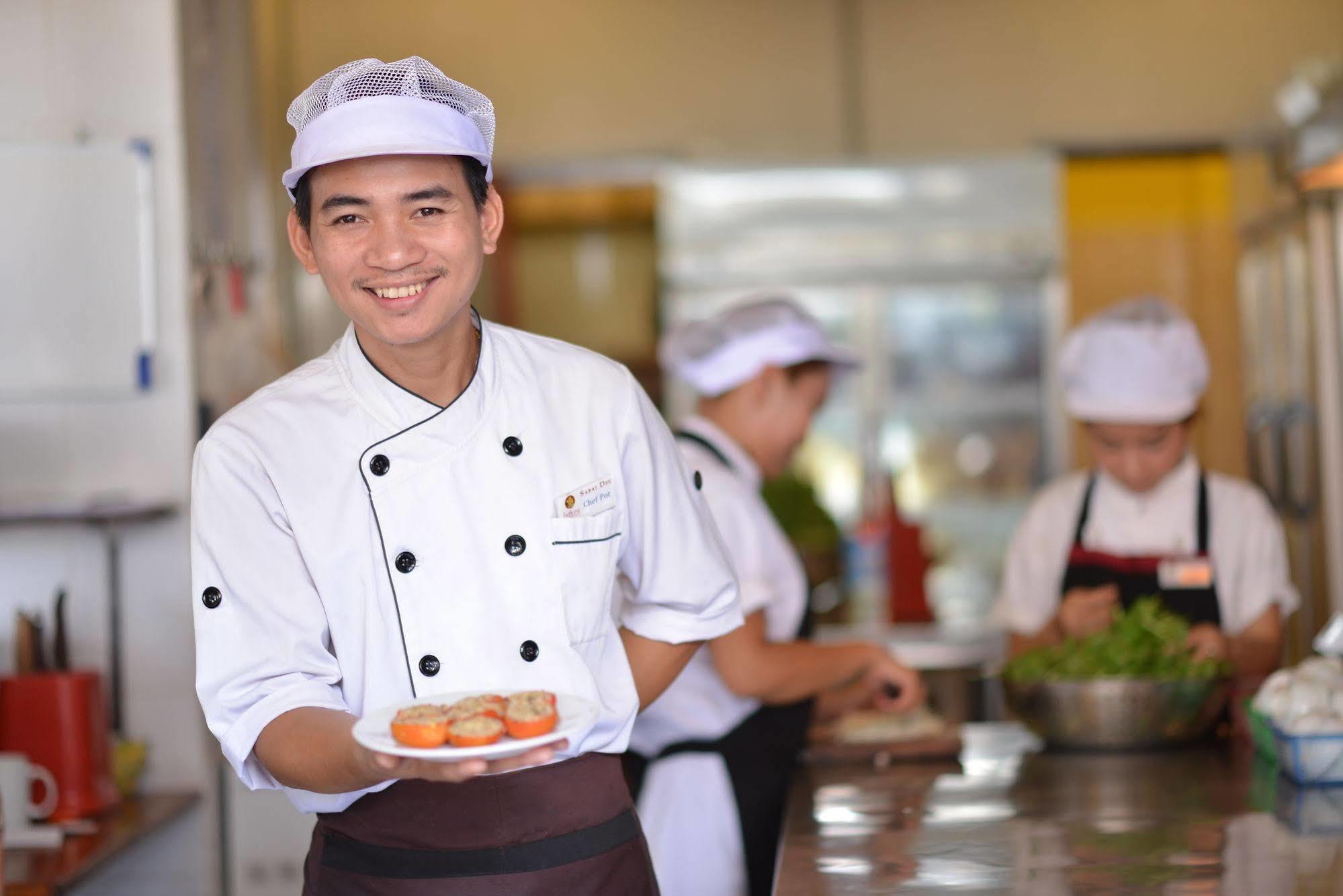 Inthira Thakhek Hotel Ngoại thất bức ảnh