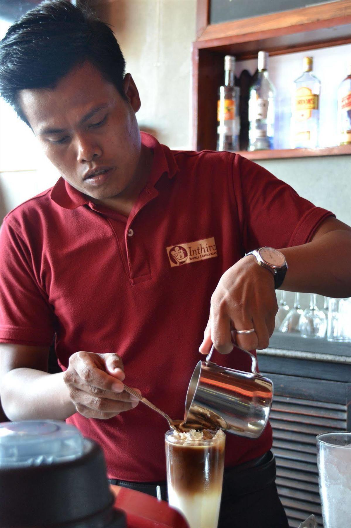 Inthira Thakhek Hotel Ngoại thất bức ảnh
