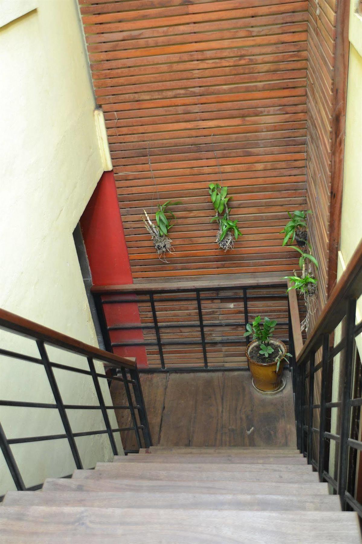 Inthira Thakhek Hotel Ngoại thất bức ảnh