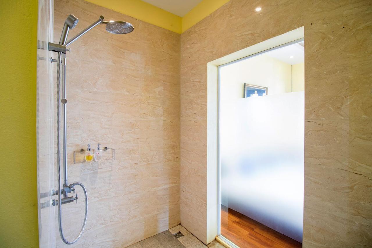 Inthira Thakhek Hotel Ngoại thất bức ảnh