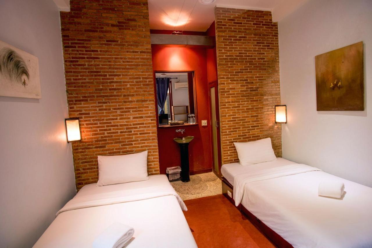 Inthira Thakhek Hotel Ngoại thất bức ảnh