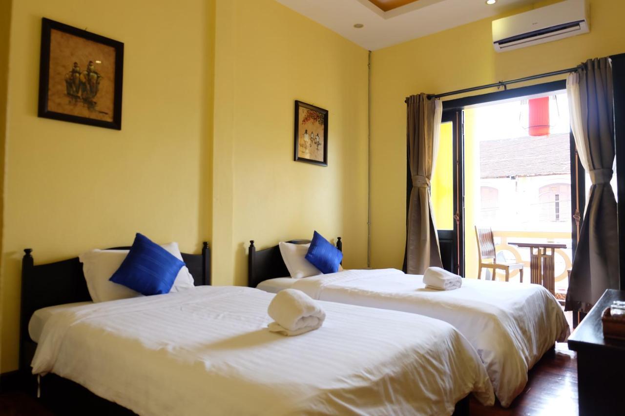 Inthira Thakhek Hotel Ngoại thất bức ảnh